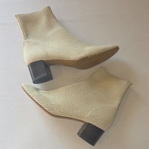 Everlane‎ Elegant Cream Ankle Boots